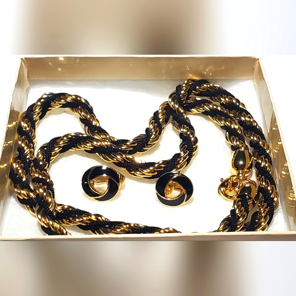 Trifari Intertwined Black and Gold Rope Vintage Necklace And Clip-on Earings